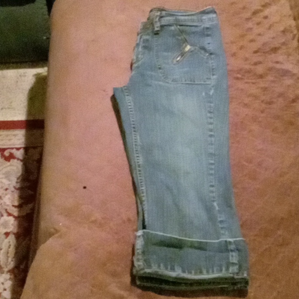 Capris - Picture 8 of 8
